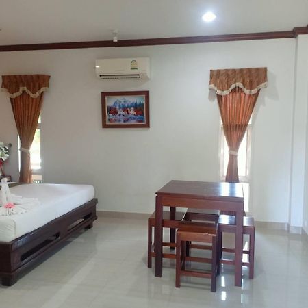 Capital O 75415 Nanthachart Riverview Resort Samut Songkhram Eksteriør billede